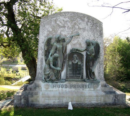 Historic Oakwood Cemetery